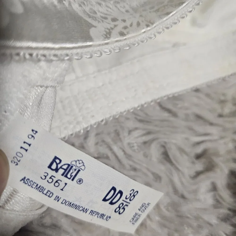 NWT Bali Women's Wirefree Bra Size 38DD White Floral Paisley Print Set of 2 Vtg